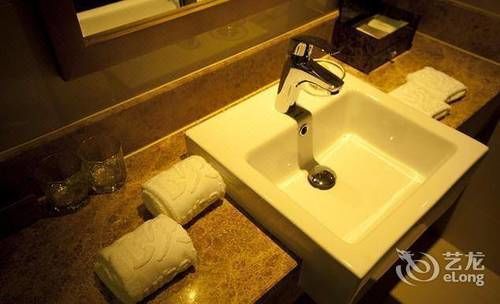 Heyi Hotel Hefei Changjiang Middle Road Kültér fotó